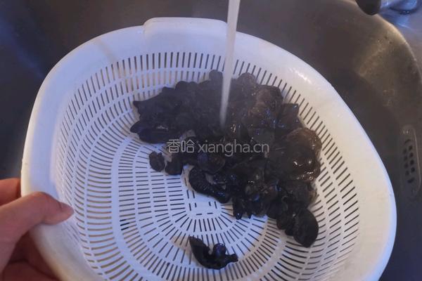 凉拌木耳黄瓜的做法图解5