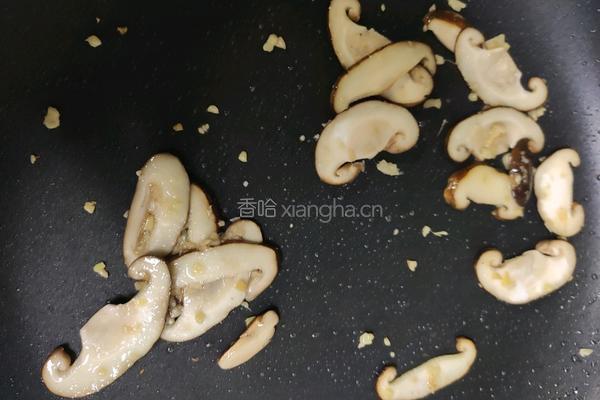 牛肝菌香菇煎番茄烩豆腐(纯素)的做法图解2