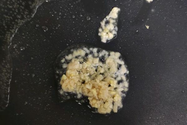 牛肝菌香菇煎番茄烩豆腐（纯素）的做法图解3