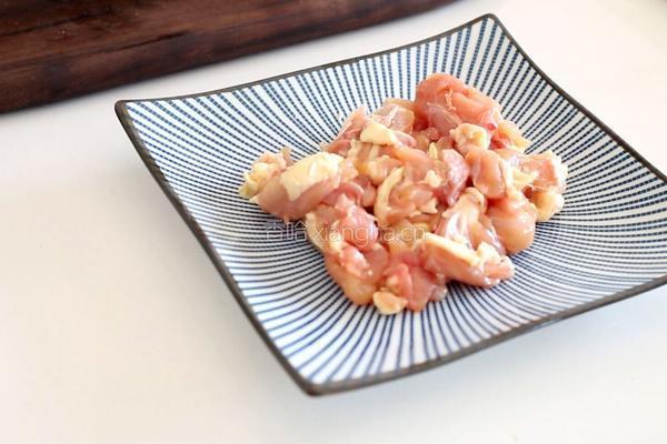 日本超流行！美味低卡亲子丼的做法图解1