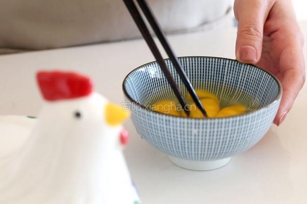 日本超流行！美味低卡亲子丼的做法图解2