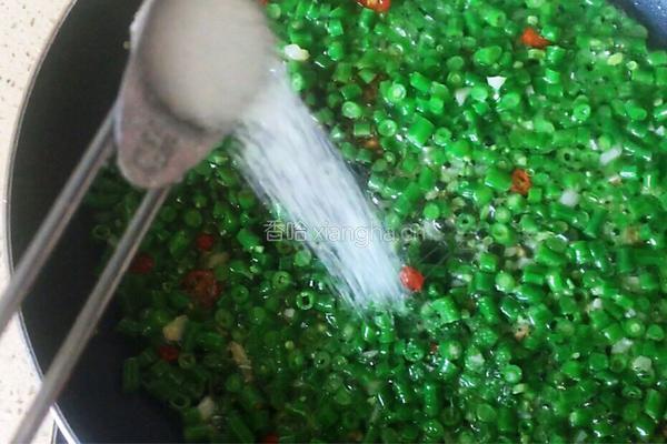 豇豆炒鸡蛋的做法图解12