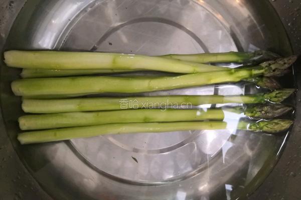 芦笋肉沫的做法图解1