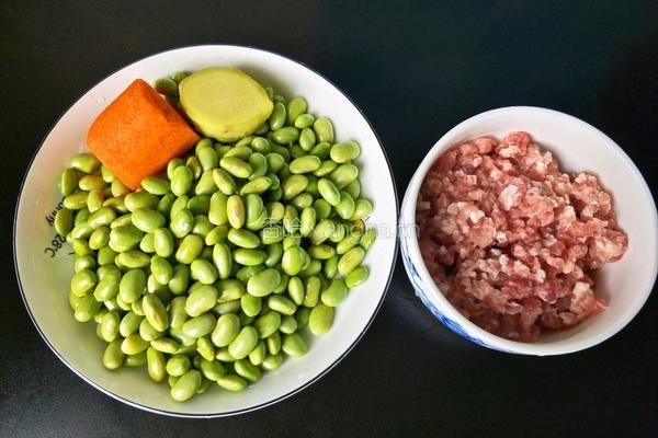 毛豆米炒肉沫的做法图解2