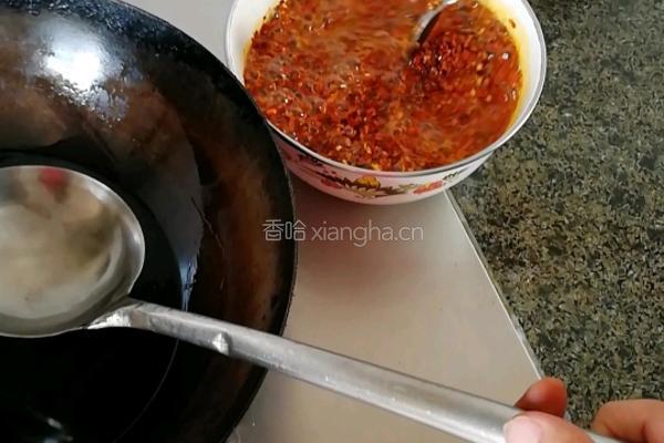 单位厨师炸辣椒油的做法图解4