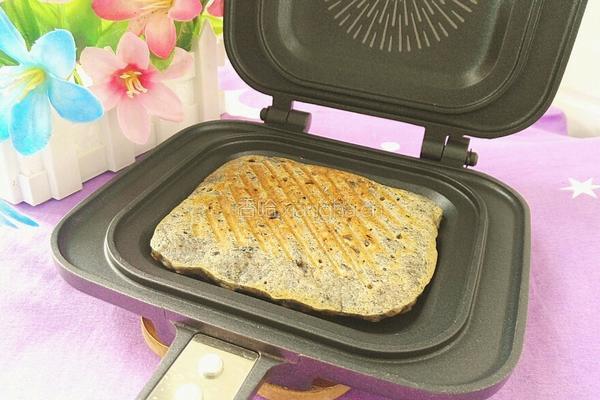 黑芝麻米饭煎饼的做法图解12