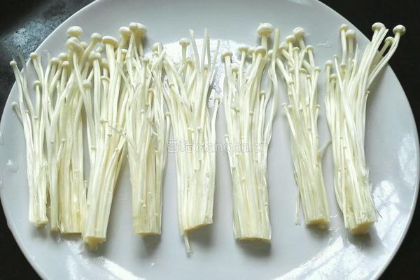 金针菇培根卷的做法图解2