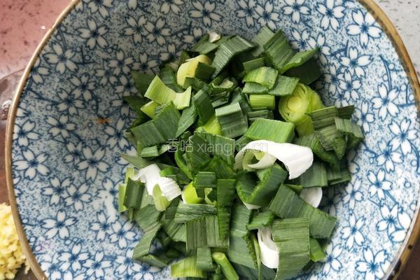 芹菜炒鸡蛋的做法图解5