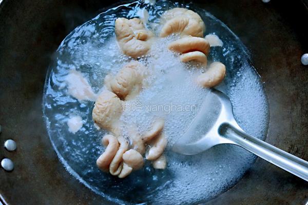 青椒炒大肠的做法图解2