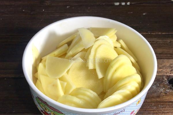 肉末土豆泥的做法图解2