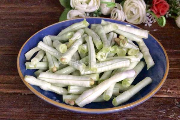 茄子焖豆角的做法图解3