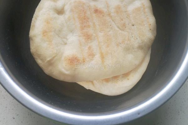 自制美味可口营养十足夹饼的做法图解1