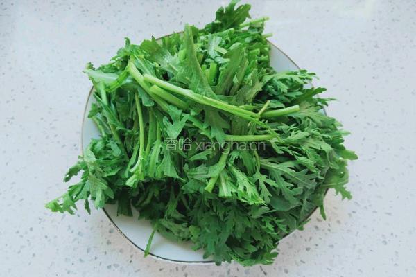 彩椒茼蒿的做法图解2