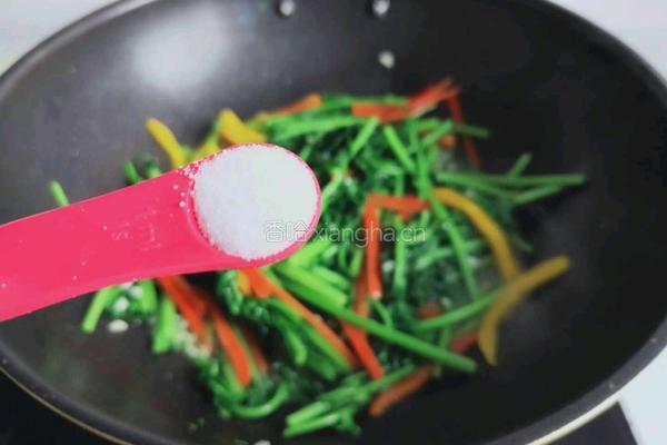 彩椒茼蒿的做法图解7