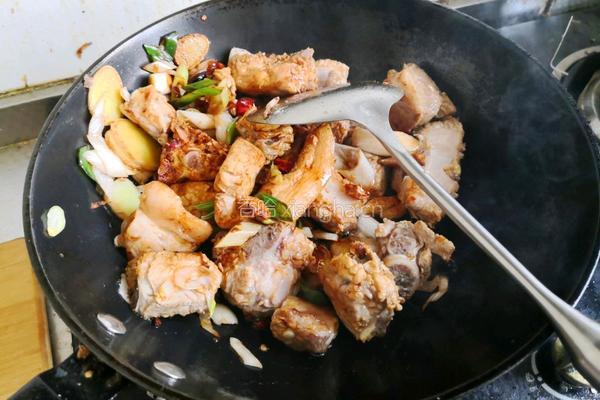 土豆炖排骨的做法图解6