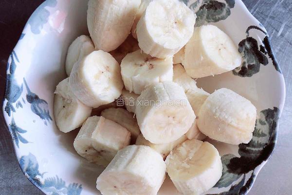 芒果香蕉奶昔 | 清肠排毒的做法图解2