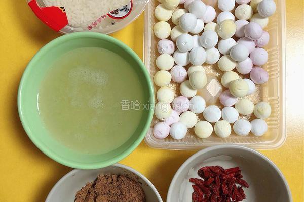 酒酿银耳多彩汤圆的做法图解1