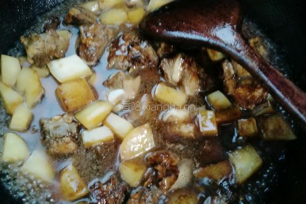 土豆烧排骨的做法图解13