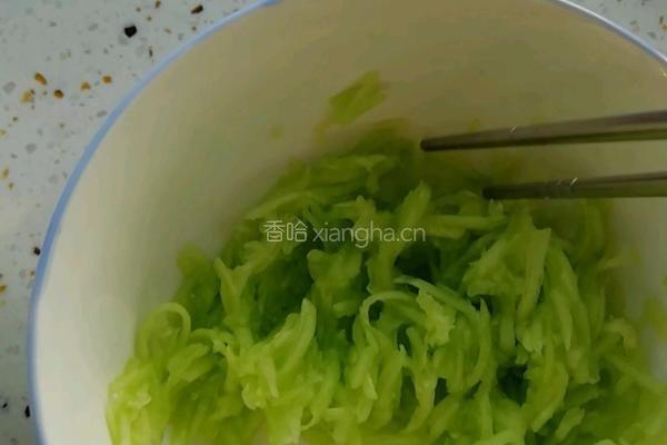 黄瓜丝鸡蛋饼的做法图解3