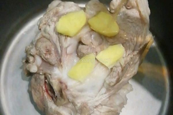 冬瓜薏米筒骨汤的做法图解4