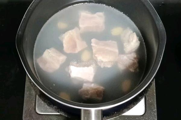 双米莲子排骨粥 (宝宝辅食）的做法图解3