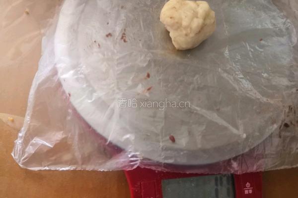 蛋黄酥的做法图解10