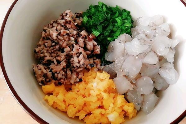 香菇小白菜虾饺的做法图解2