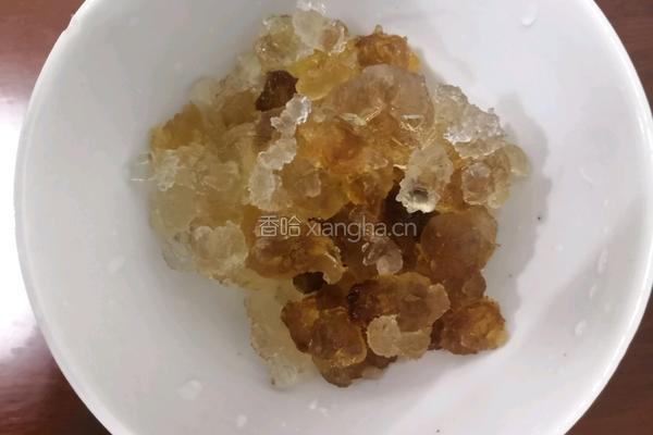 冰镇桃胶红糖粥的做法图解2