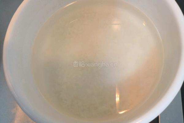 冰镇桃胶红糖粥的做法图解4