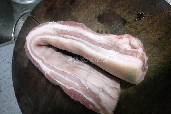 黄豆酱烧五花肉的做法图解1