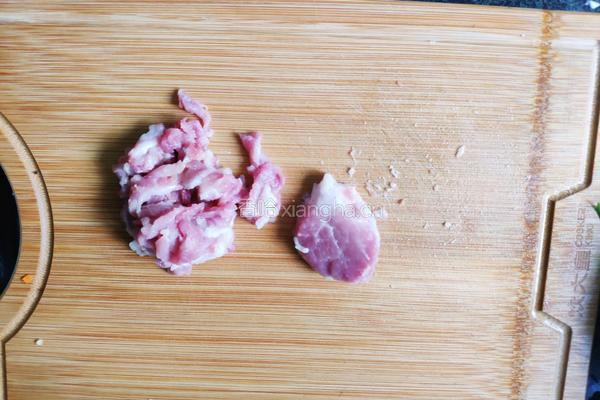 蒜苗炒肉的做法图解3