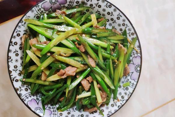蒜苗炒肉的做法图解8