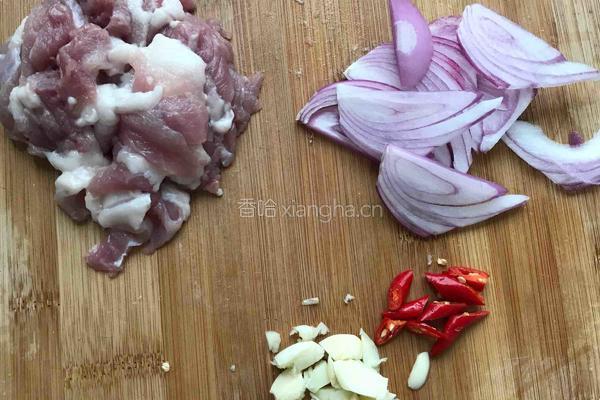 五花肉炒四季豆的做法图解1