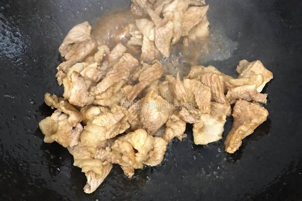 五花肉炒四季豆的做法图解4