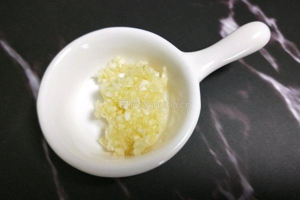 海蜇丝拌一拌的做法图解2