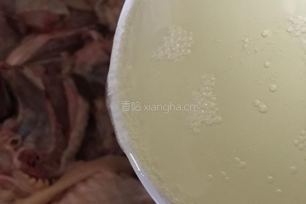防风草炖老鸡的做法图解6