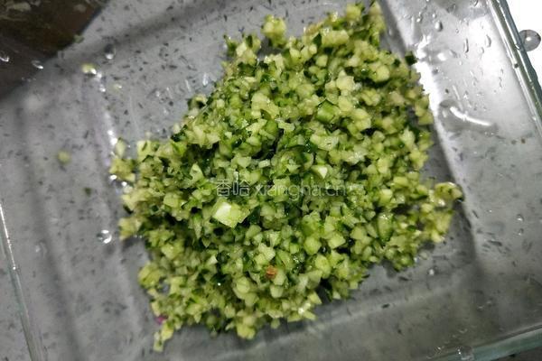 黄瓜鸡蛋煎饼的做法图解2