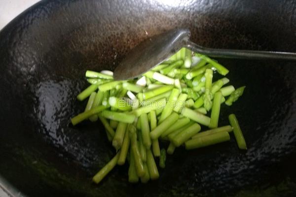 芦笋炒虾仁的做法图解3