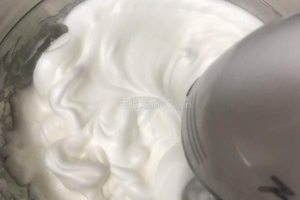 戚风蛋糕的做法图解9