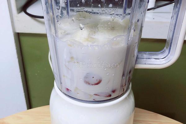 樱桃椰果奶昔的做法图解4