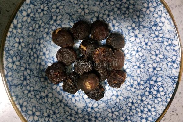 红枣桂圆红豆粥的做法图解3
