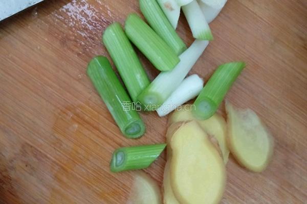 西红柿炒虾的做法图解2