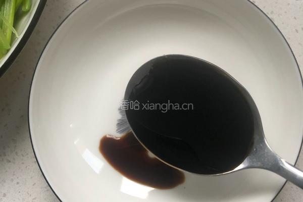凉拌手撕蒜苔的做法图解4