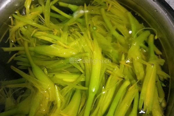 凉拌黄花菜的做法图解6