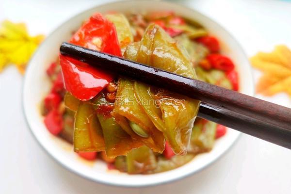 辣炒白扁豆的做法图解1
