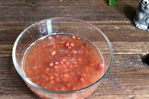 红豆银耳汤的做法图解1