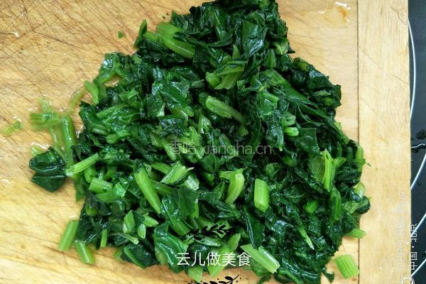 手擀菠菜面条的做法图解3