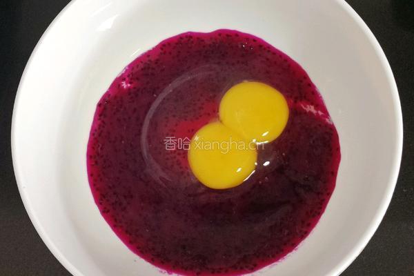 火龙果鸡蛋软饼的做法图解3
