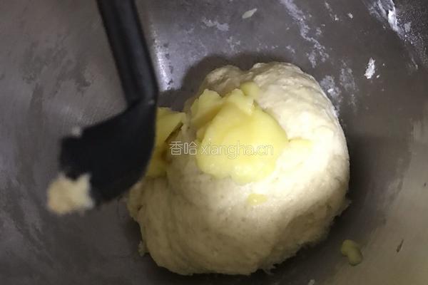 牛角面包的做法图解3