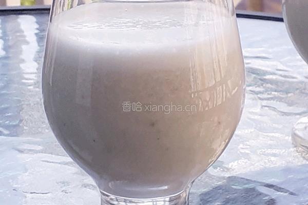 香蕉奶昔的做法图解6